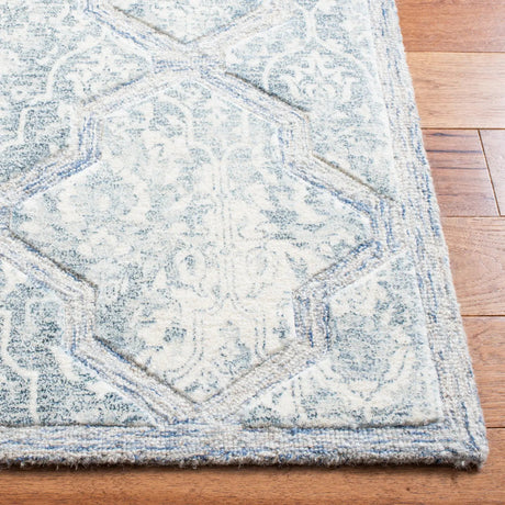 Safavieh Restoration Vintage 4'-0" x 6'-0" Rug in Blue / Ivory
