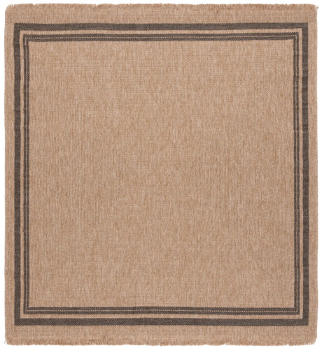 Safavieh Retreat 6'-7" x 6'-7" Rug in Natural / Black