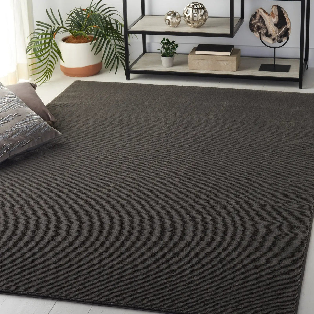 Safavieh Revive 4'-0" x 6'-0" Rug in Charcoal