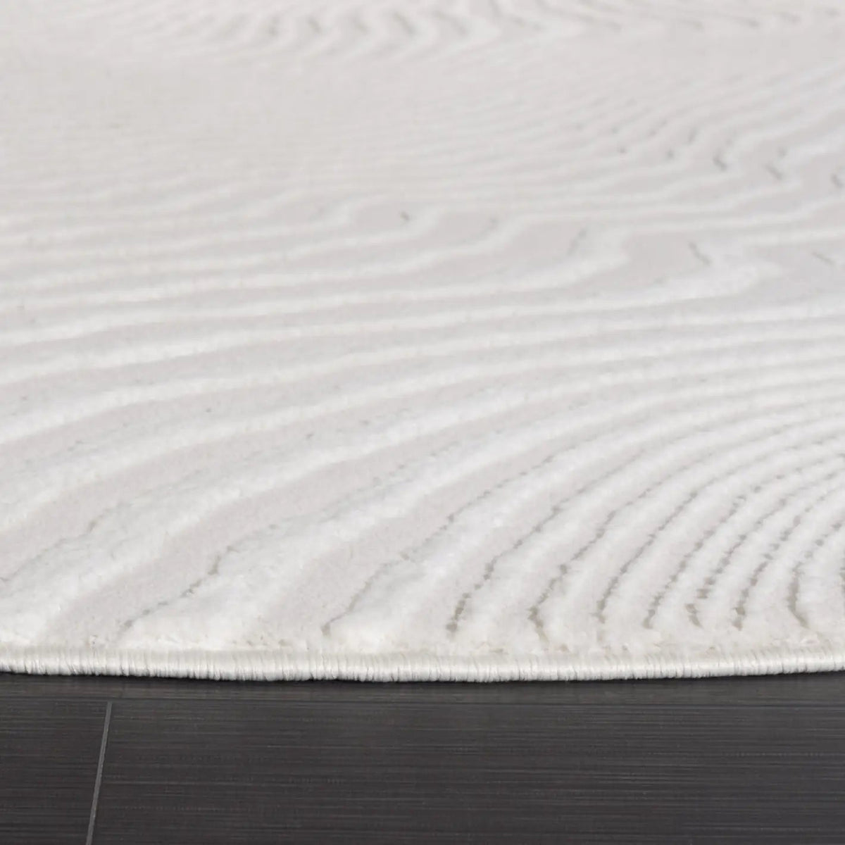 Safavieh Revive 6'-7" x 6'-7" Rug in Ivory