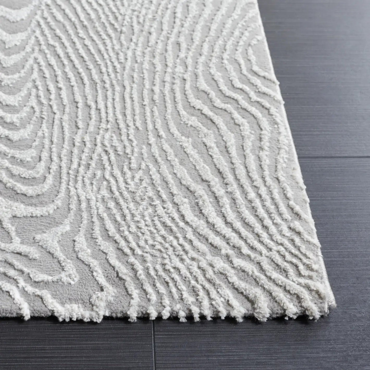 Safavieh Revive 4'-0" x 6'-0" Rug in Grey