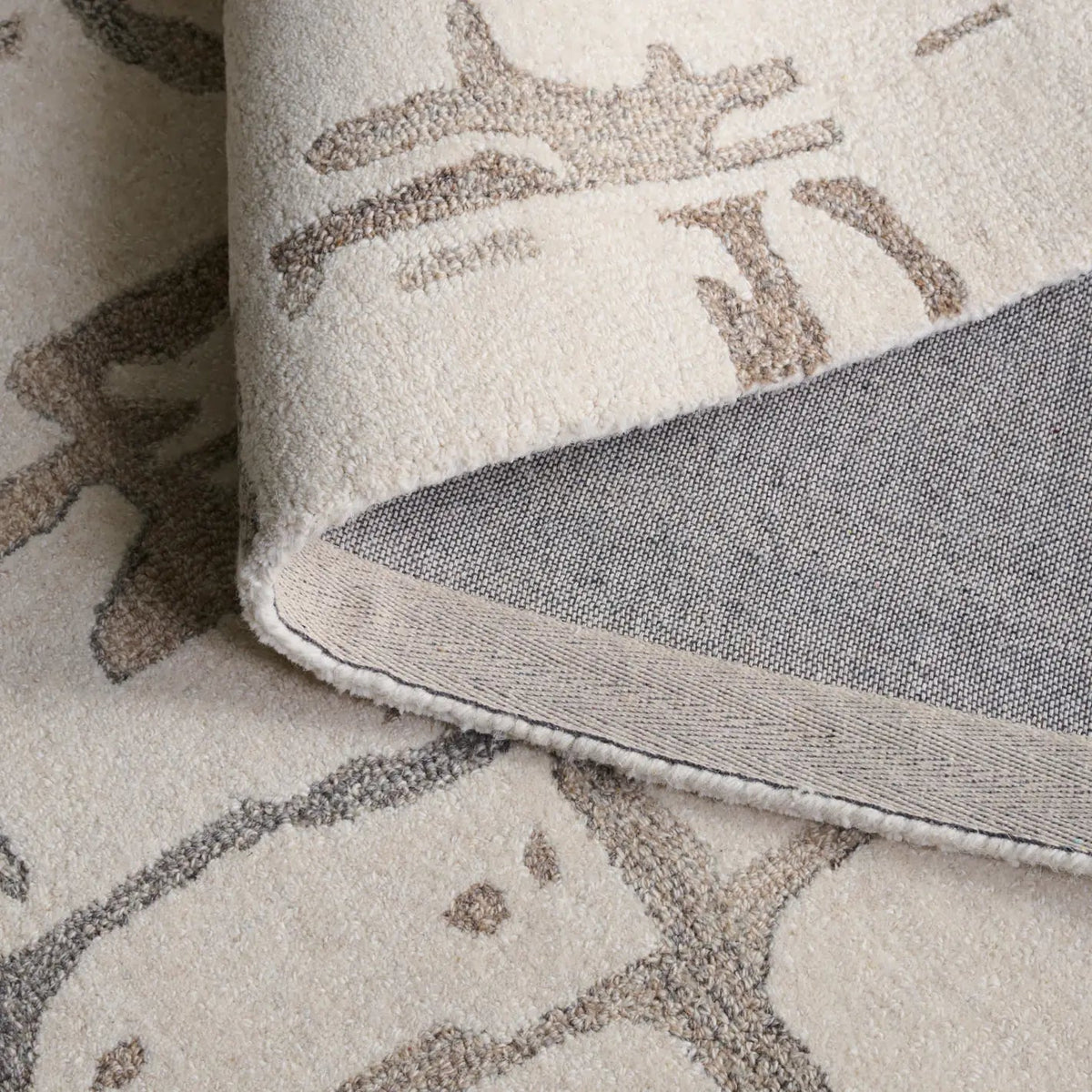 Safavieh Rodeo Drive 4'-0" x 6'-0" Rug in Natural / Ivory