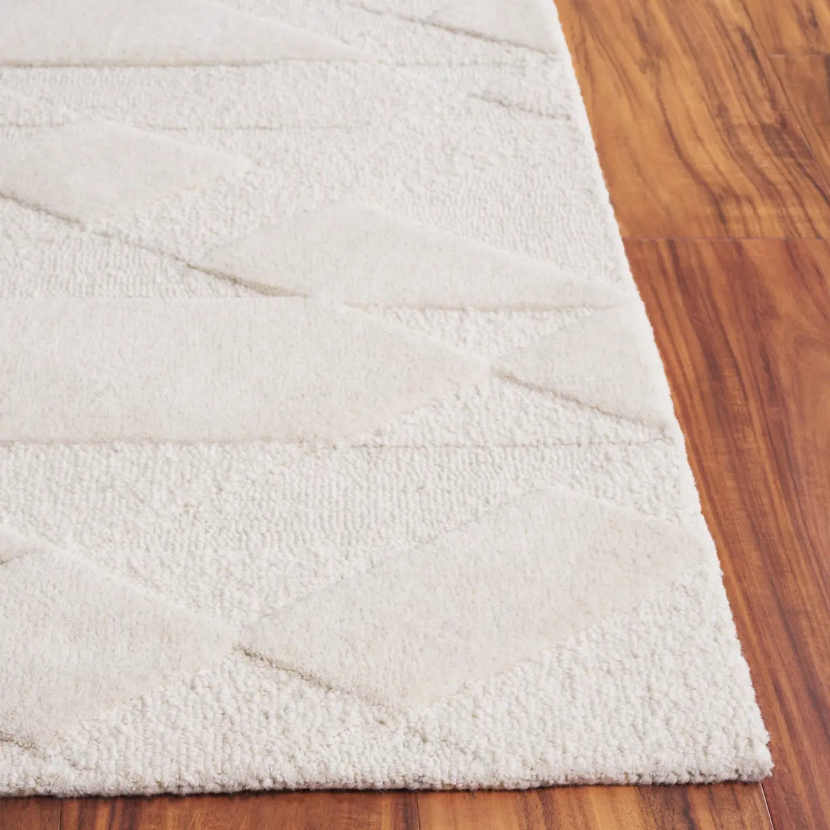 Safavieh Rodeo Drive 4'-0" x 6'-0" Rug in Ivory