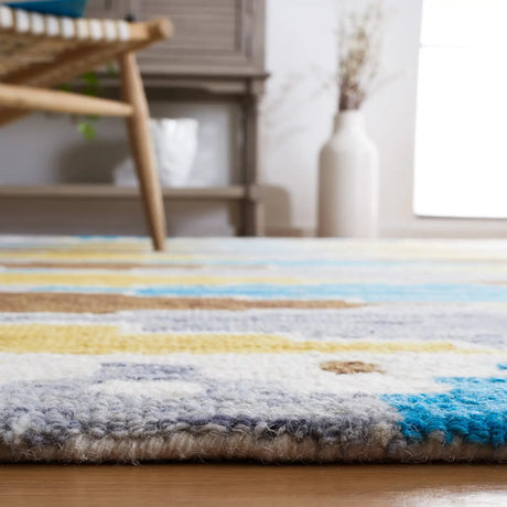 Safavieh Rodeo Drive 4'-0" x 6'-0" Rug in Blue / Ivory
