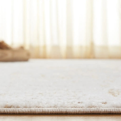 Safavieh Romance 300 5'-3" x 7'-6" Rug in Ivory / Beige Rust