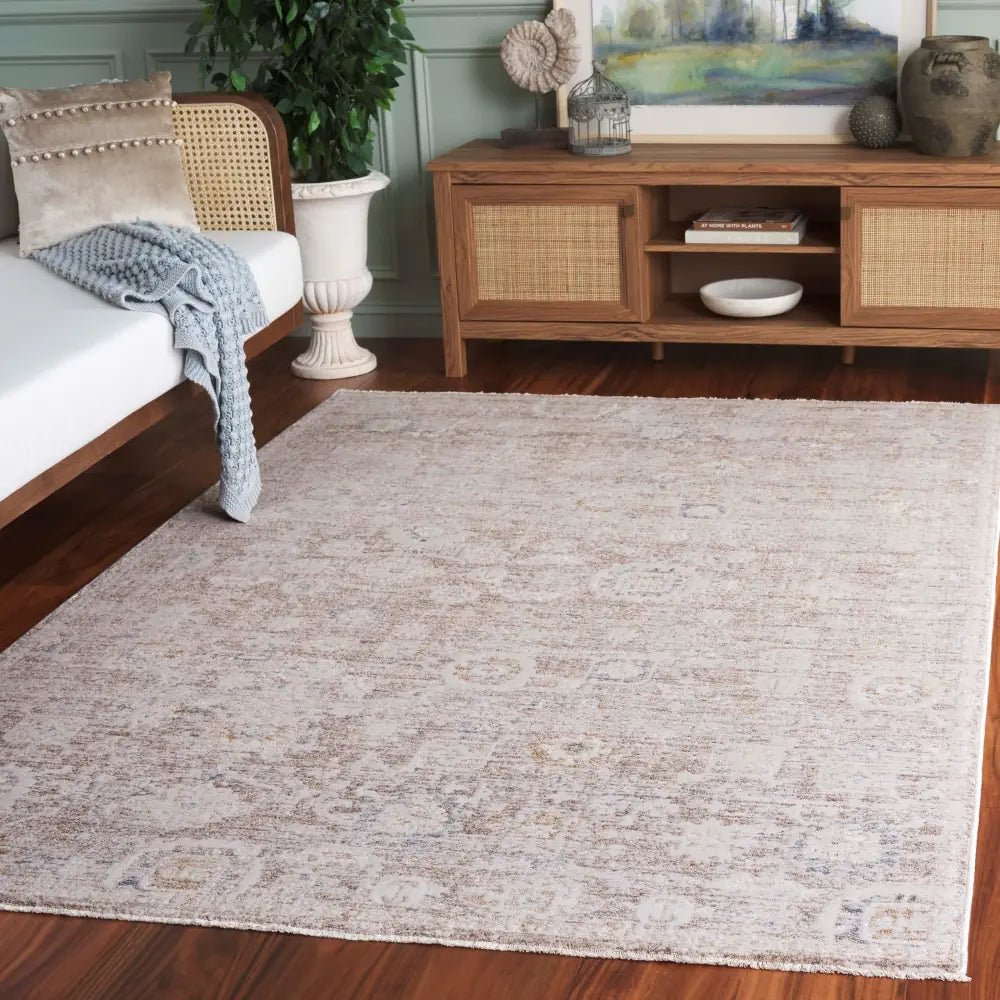Safavieh Romance 300 5'-3" x 7'-6" Rug in Taupe / Ivory
