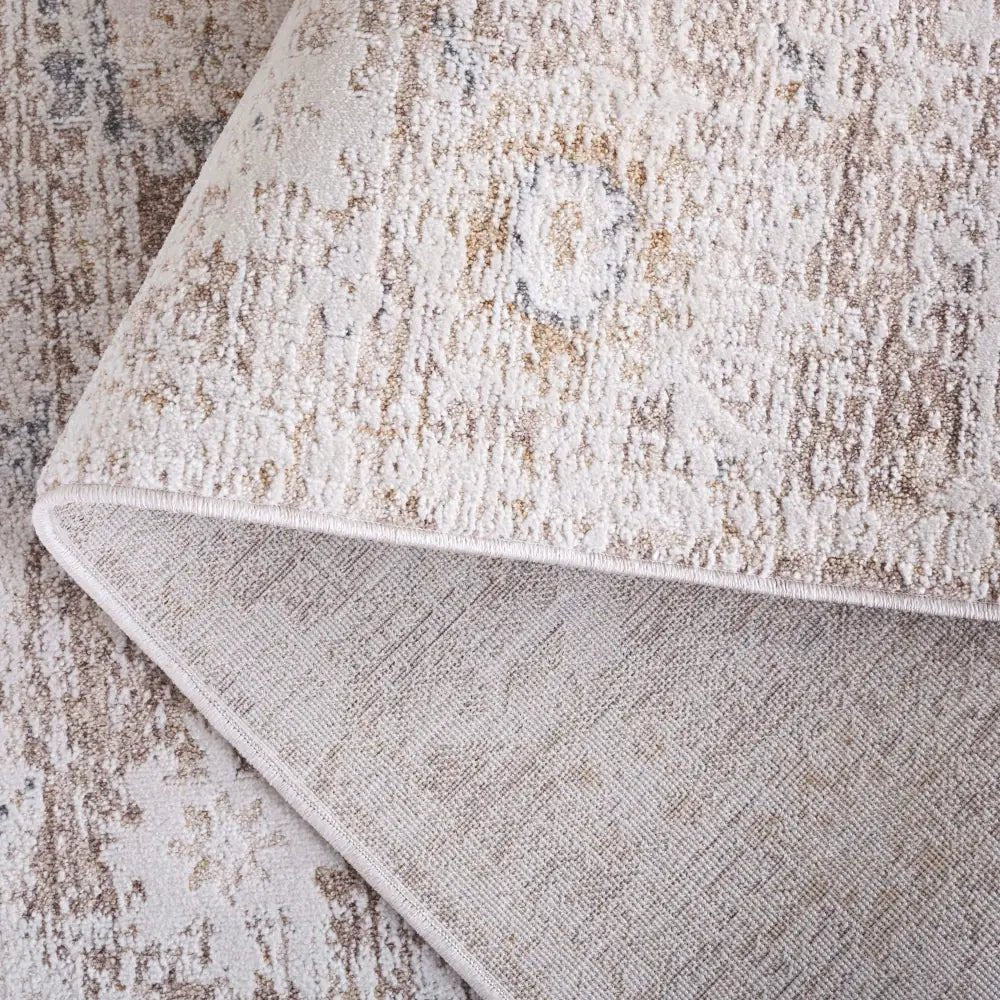 Safavieh Romance 300 5'-3" x 7'-6" Rug in Taupe / Ivory
