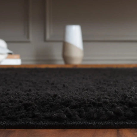 Safavieh Rumi Shag 4'-0" x 6'-0" Rug in Black
