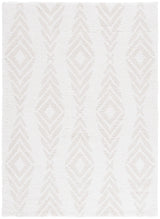 Safavieh Rumi Shag 4'-0" x 6'-0" Rug in Ivory / Light Beige