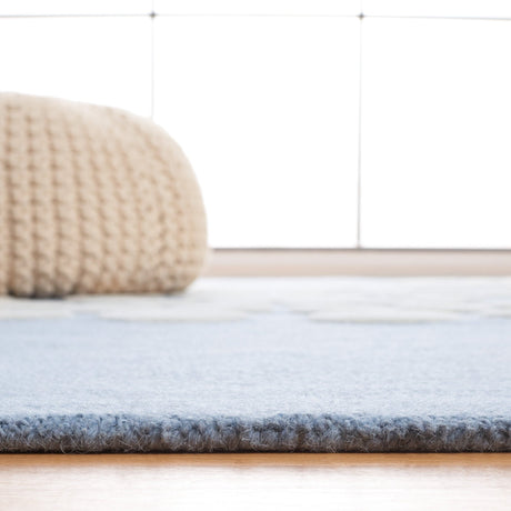 Safavieh Safavieh Kids Sfk924M Blue/Ivory Rug.