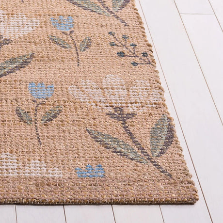 Safavieh Saffron 4'-0" x 6'-0" Rug in Natural / Green
