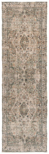 Safavieh Saffron 2'-3" x 8'-0" Rug in Natural / Green