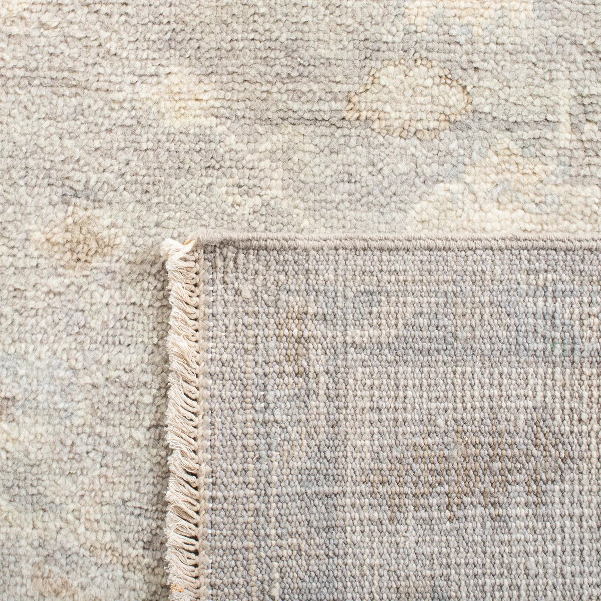 Safavieh Samarkand 10'-0" x 14'-0" Rug in Ivory / Silver