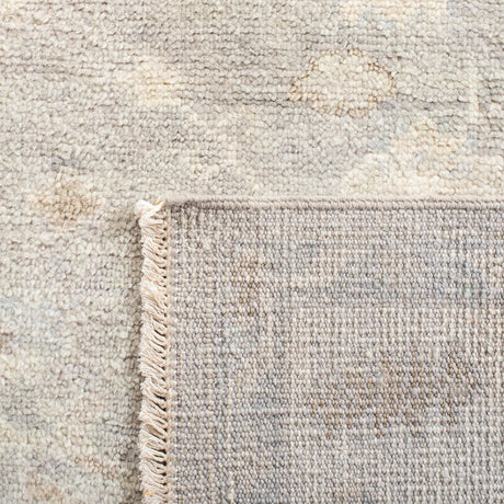 Safavieh Samarkand 10'-0" x 14'-0" Rug in Ivory / Silver