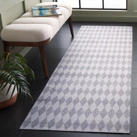 Safavieh Santa Clara 300 2'-6" x 8'-0" Rug in Grey / Ivory