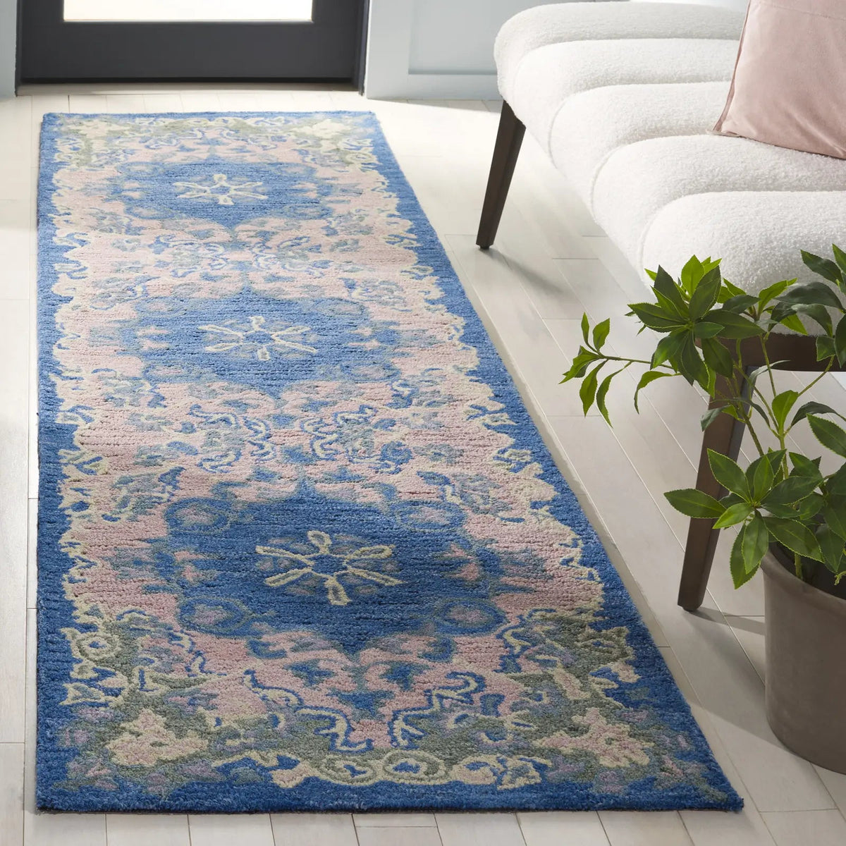 Safavieh Savonnerie 2'-3" x 8'-0" Rug in Blue / Pink