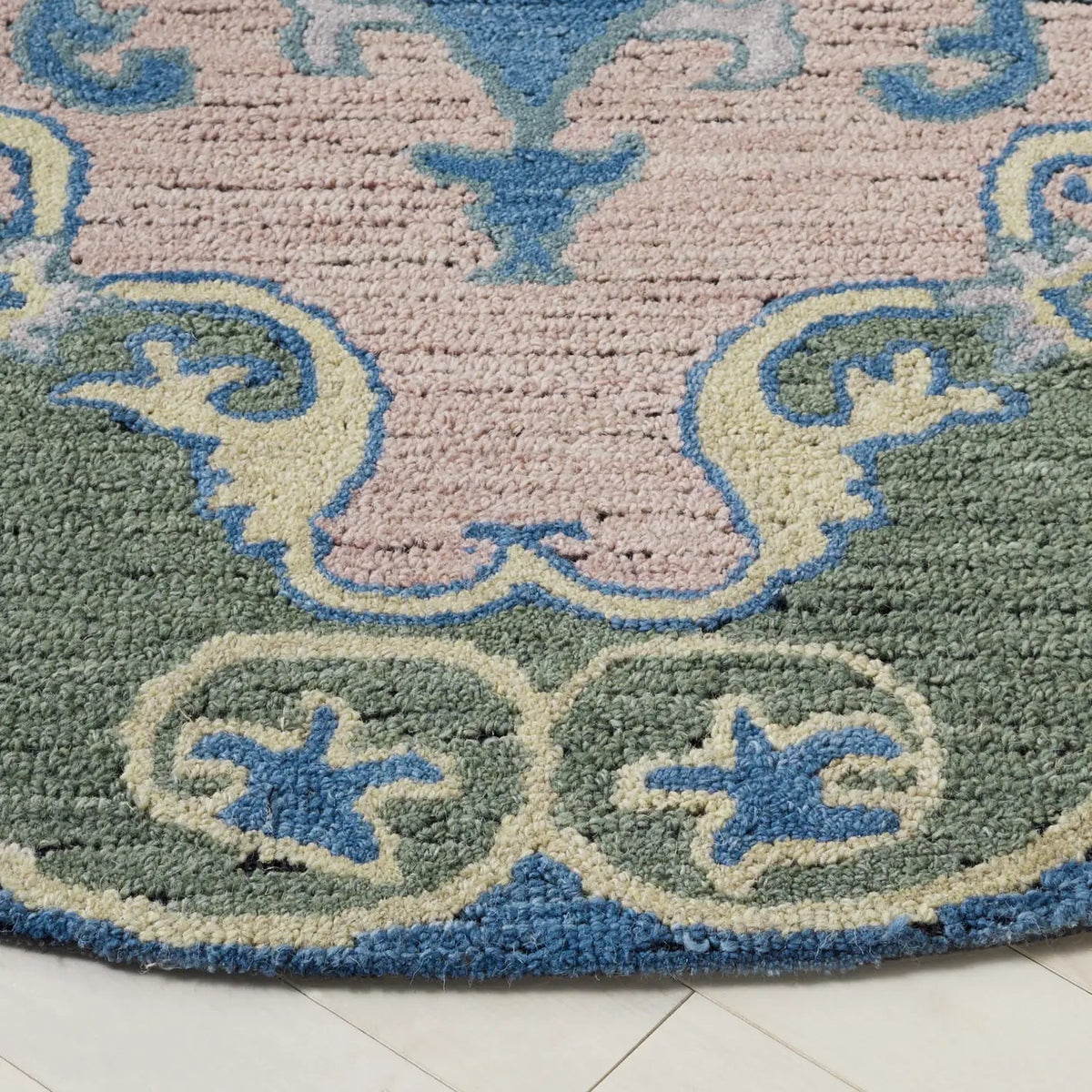 Safavieh Savonnerie 6'-0" x 6'-0" Rug in Blue / Pink