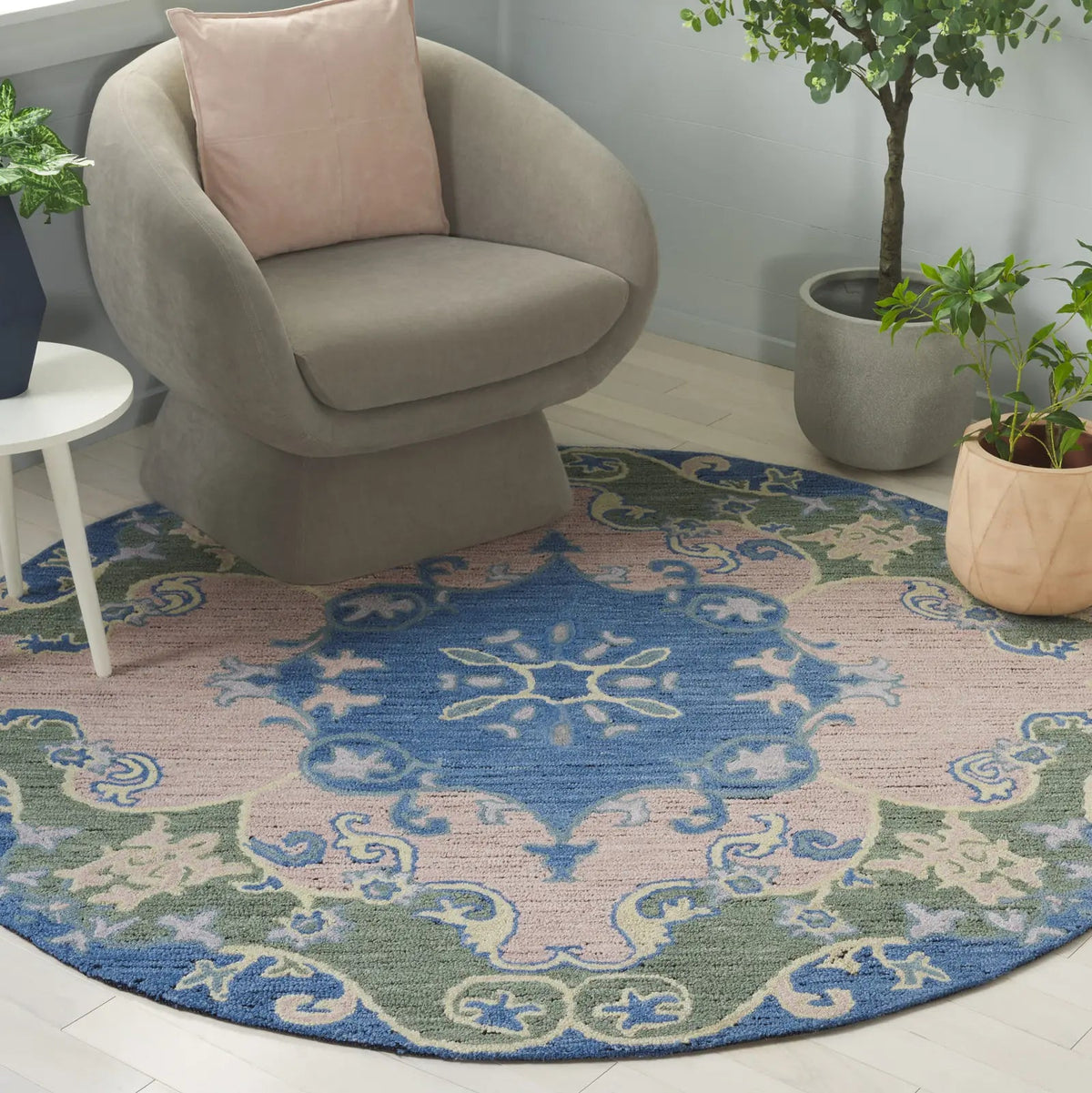 Safavieh Savonnerie 6'-0" x 6'-0" Rug in Blue / Pink