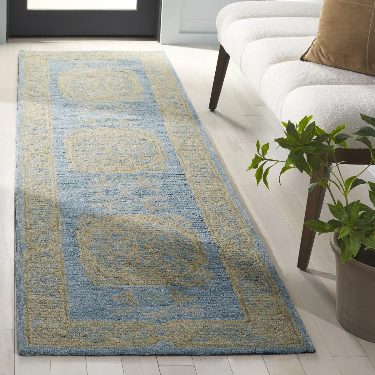 Safavieh Savonnerie 2'-3" x 8'-0" Rug in Blue / Beige