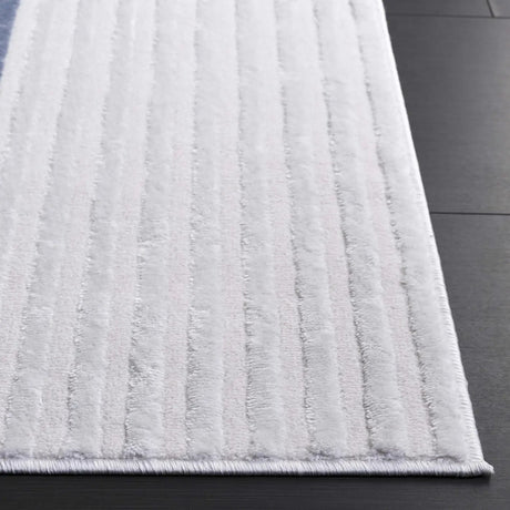 Safavieh Saylor 100 4'-0" x 6'-0" Rug in Ivory / Blue Grey