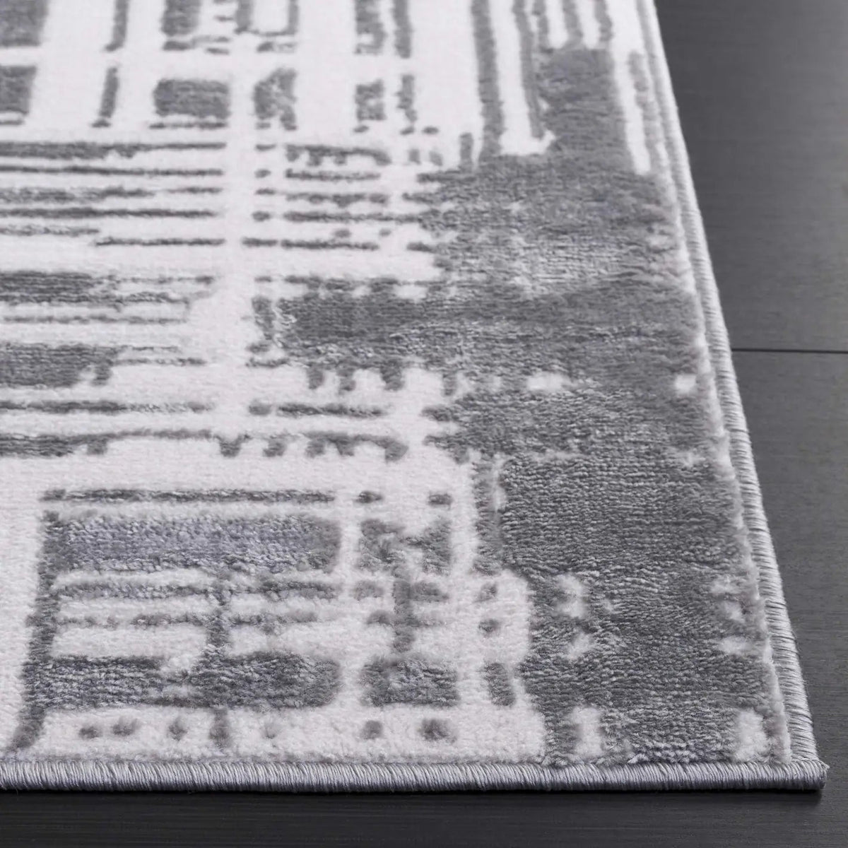 Safavieh Saylor 100 4'-0" x 6'-0" Rug in Ivory / Dark Grey