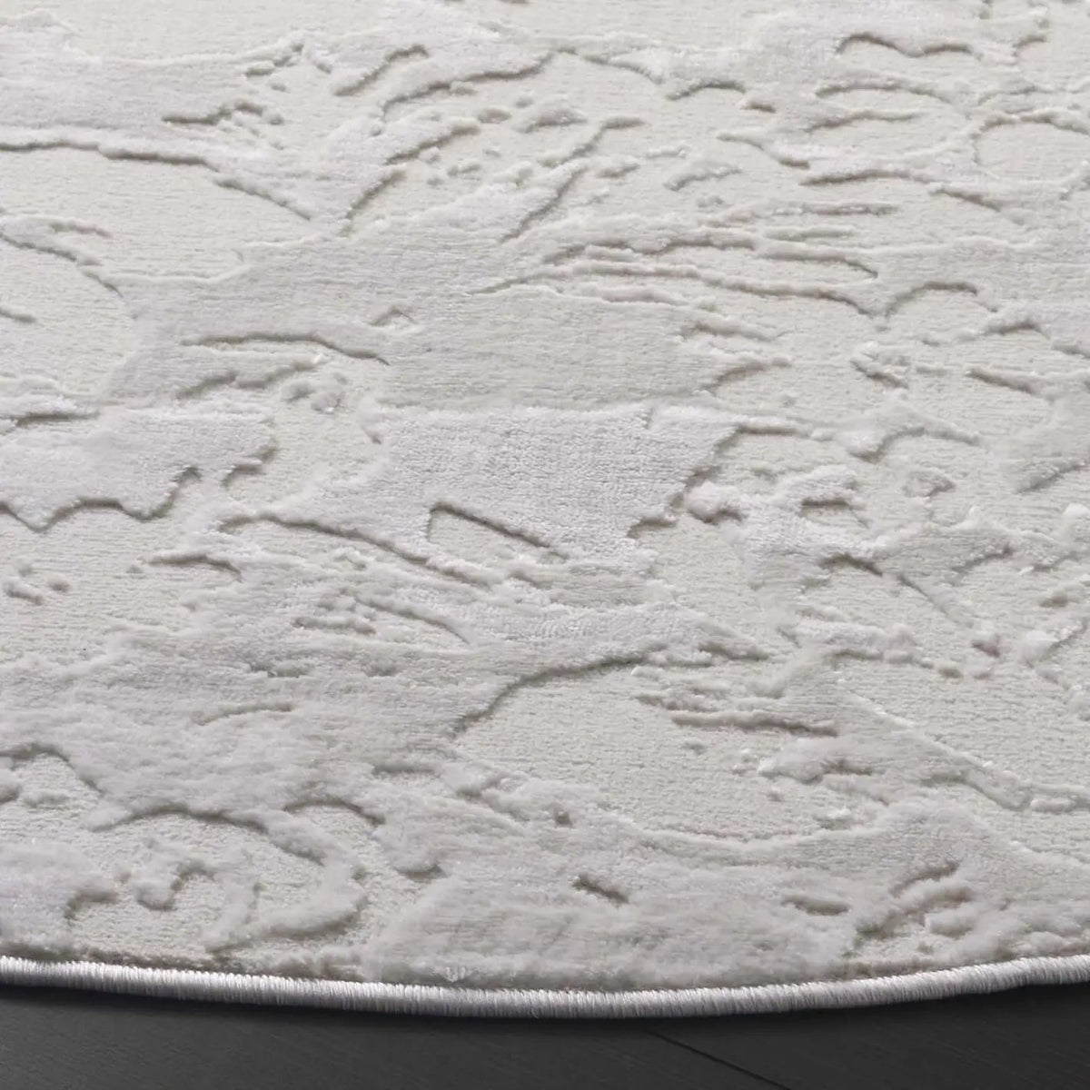 Safavieh Saylor 100 6'-3" x 6'-3" Rug in Ivory