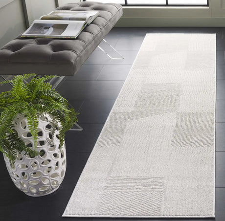 Safavieh Saylor 100 2'-0" x 8'-0" Rug in Ivory