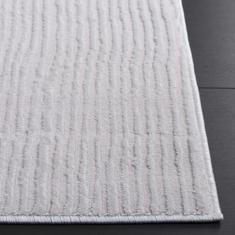 Safavieh Saylor 100 4'-0" x 6'-0" Rug in Ivory
