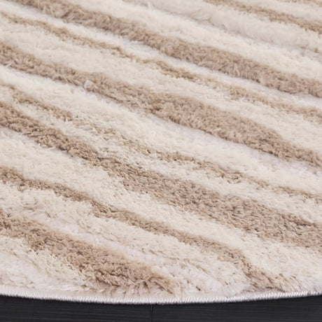 Safavieh Seattle Shag 900 6'-7" x 6'-7" Rug in Ivory / Beige