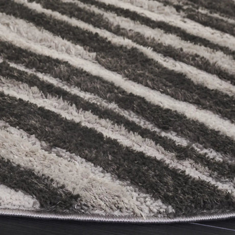 Safavieh Seattle Shag 900 6'-7" x 6'-7" Rug in Ivory / Grey
