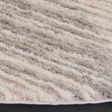 Safavieh Seattle Shag 900 6'-7" x 6'-7" Rug in Ivory / Grey