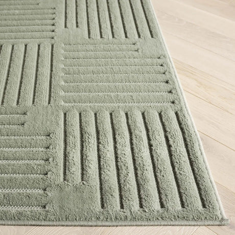Safavieh Selena 4'-0" x 6'-0" Rug in Green