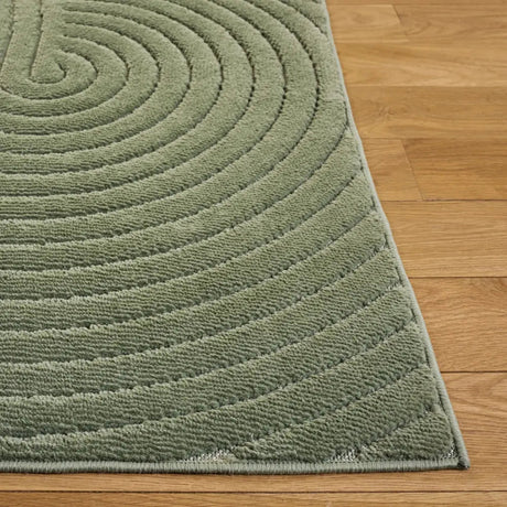 Safavieh Selena 5'-3" x 7'-6" Rug in Green