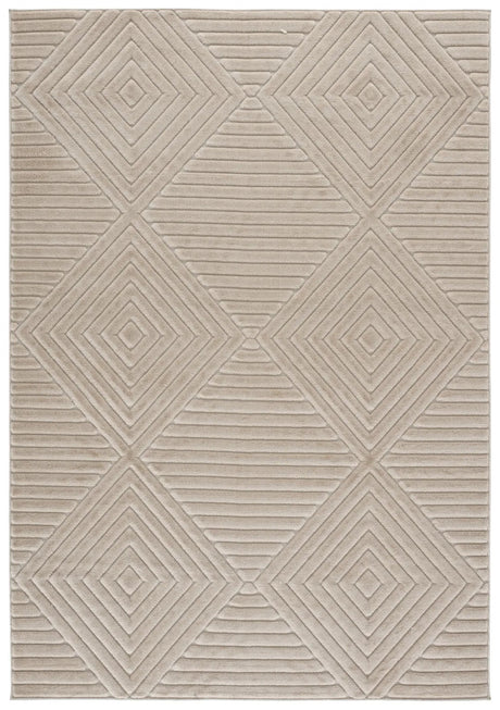 Safavieh Selena 5'-3" x 7'-6" Rug in Beige