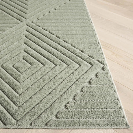 Safavieh Selena 4'-0" x 6'-0" Rug in Green