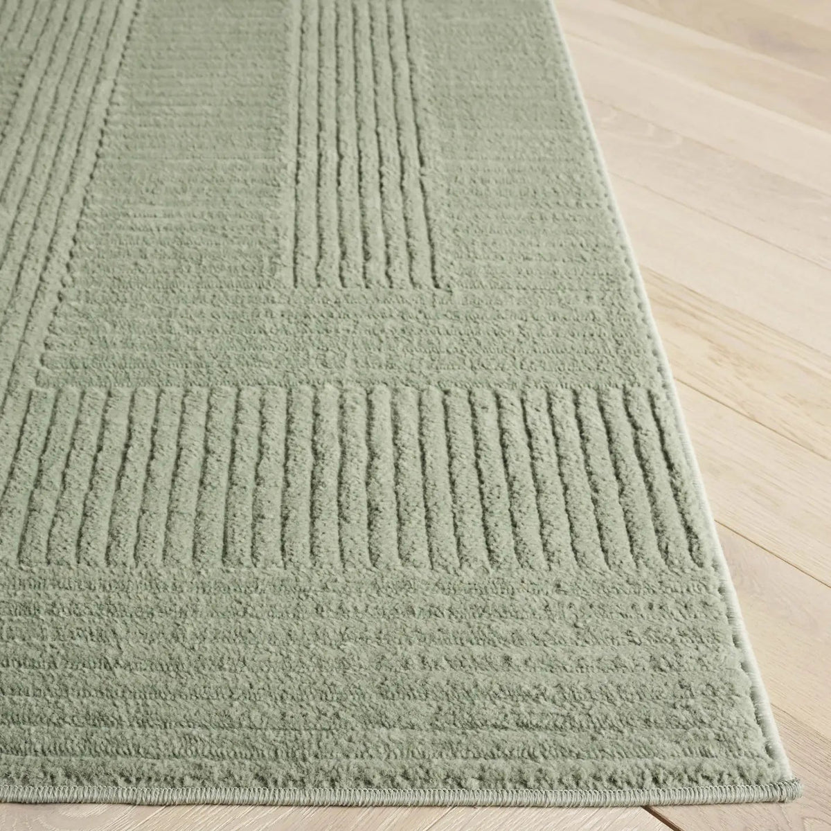 Safavieh Selena 4'-0" x 6'-0" Rug in Green