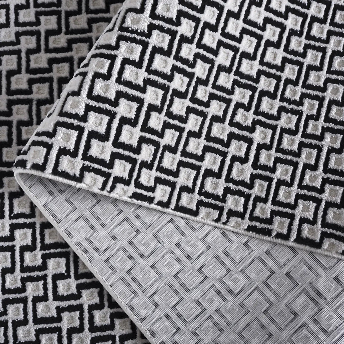 Safavieh Slate 700 4'-0" x 6'-0" Rug in Ivory / Black