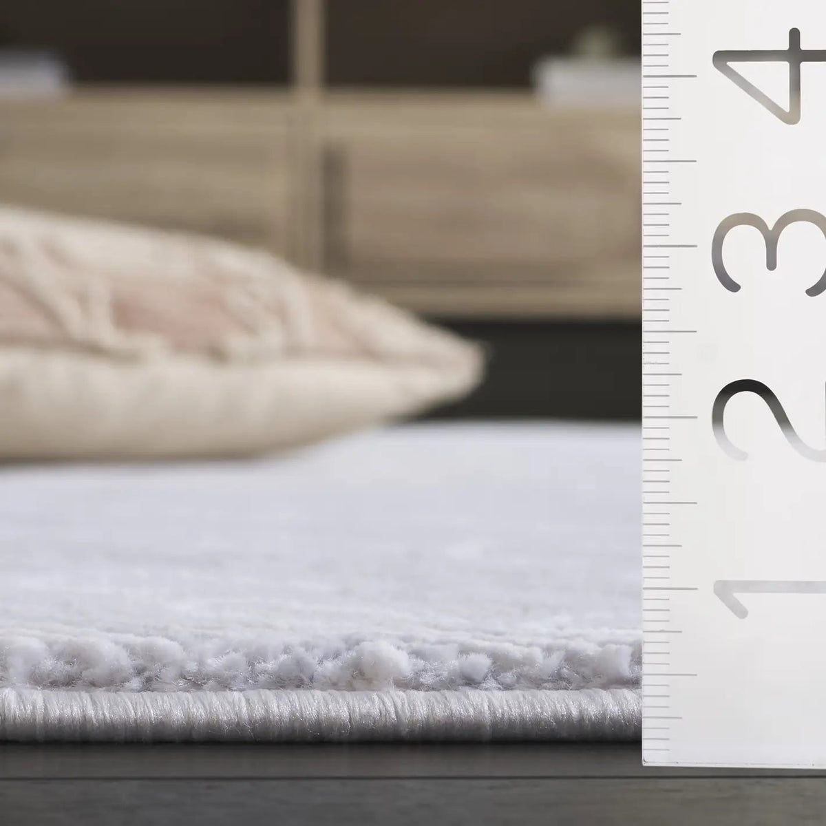 Safavieh Slate 700 4'-0" x 6'-0" Rug in Beige / Grey Ivory