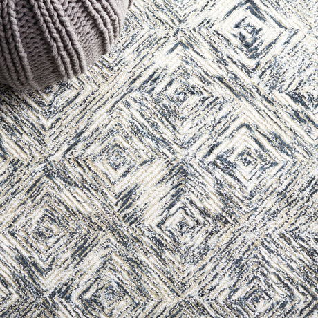 Safavieh Soho Soh125Y Ivory/Green Rug.