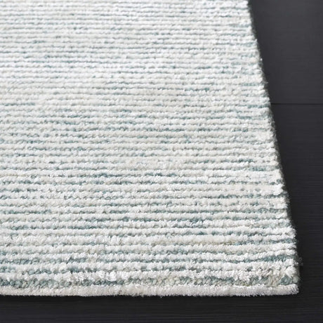 Safavieh Soho 4'-0" x 6'-0" Rug in Turquoise / Ivory