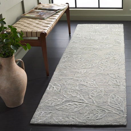 Safavieh Soho 2'-3" x 8'-0" Rug in Green