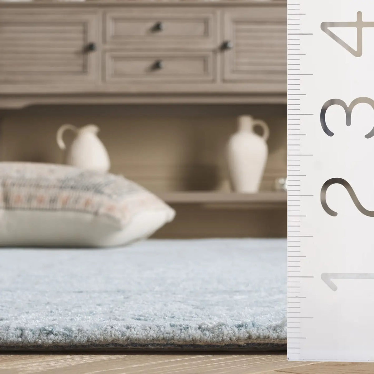 Safavieh Soho 4'-0" x 6'-0" Rug in Light Blue