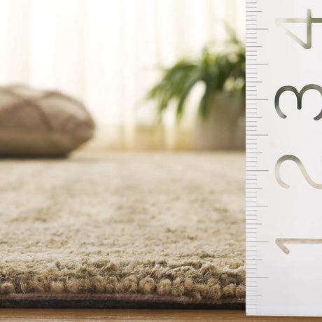 Safavieh Soho 4'-0" x 6'-0" Rug in Green