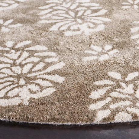 Safavieh Soho 6'-0" x 6'-0" Rug in Beige / Ivory