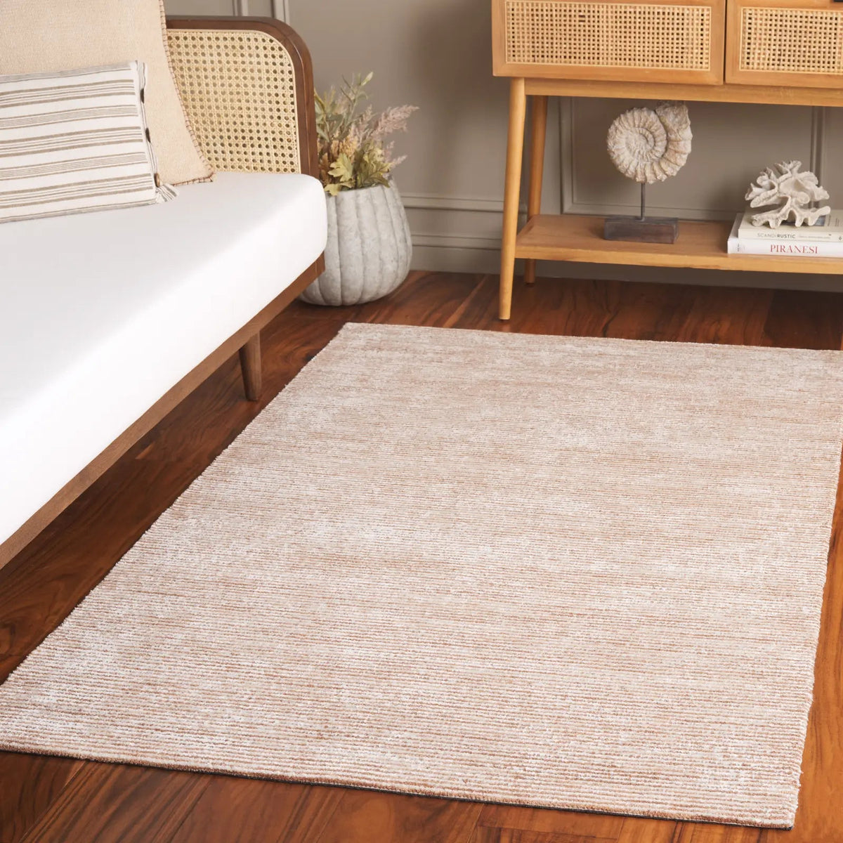 Safavieh Soho 4'-0" x 6'-0" Rug in Rust
