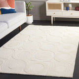 Safavieh Soho 4'-0" x 6'-0" Rug in Beige / Ivory