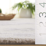 Safavieh Soho 4'-0" x 6'-0" Rug in Ivory