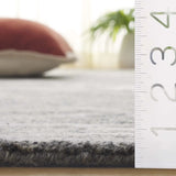 Safavieh Soho 4'-0" x 6'-0" Rug in Grey / Ivory