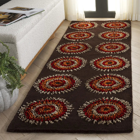 Safavieh Soho 2'-6" x 8'-0" Rug in Brown / Gold