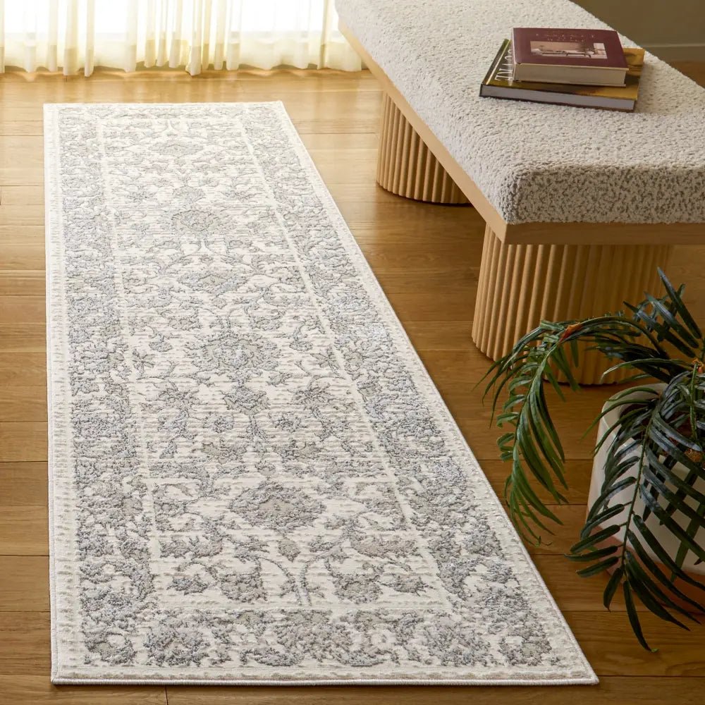 Safavieh Spectrum 2'-2" x 8'-0" Rug in Ivory / Grey